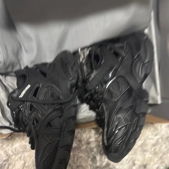 Balenciaga Track 2 Black Sneakers